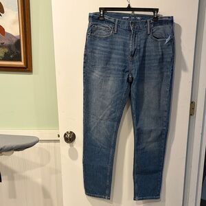 Old Navy Men's Medium Blue Relaxed Slim taper Straight Jeans 34x30
